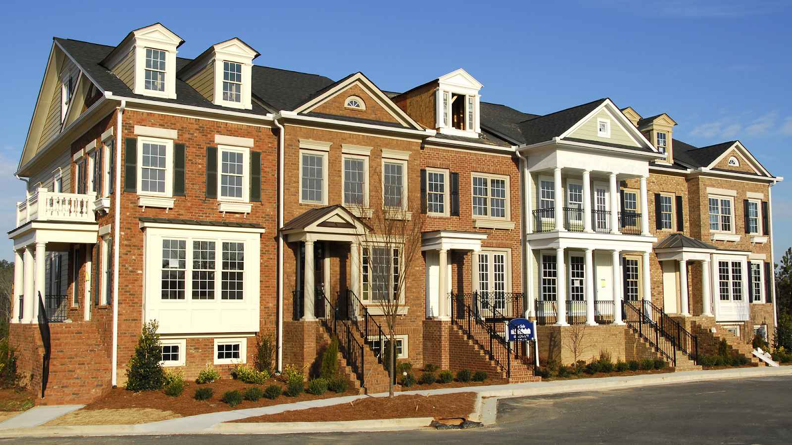 Why You Should Consider Buying New Townhomes for Sale